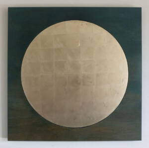 Big gold round disk surrounded by green stained varnished plywood square, which the area equals the area of the circle.